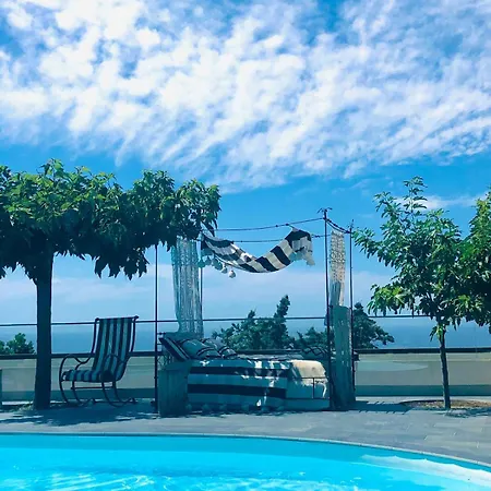 Minera 4* مونتايسلو